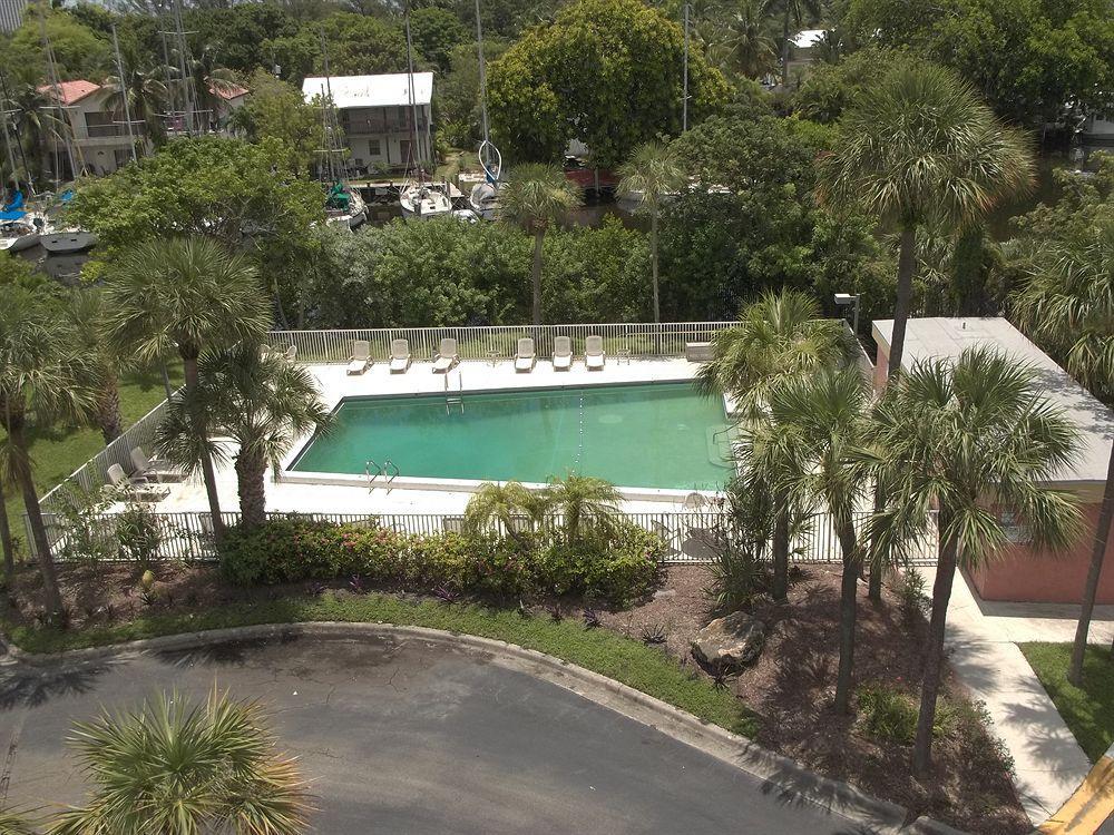Days By Wyndham Lauderdale Airport Cruise Port